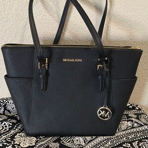 Michael Kors Charlotte Large Saffiano Leather Top-Zip Tote Bag